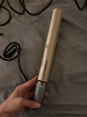 Gold Women’s Hair Styling Straightener - Sleek Metallic Finish